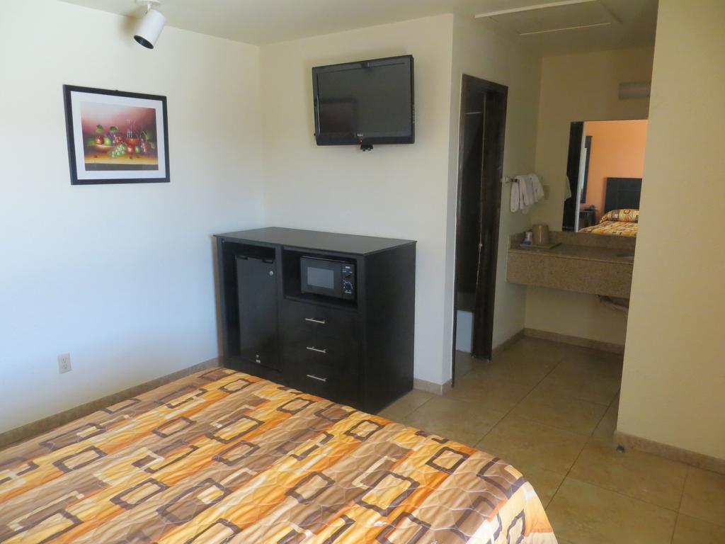 Bayshore Motel La Porte Habitación foto